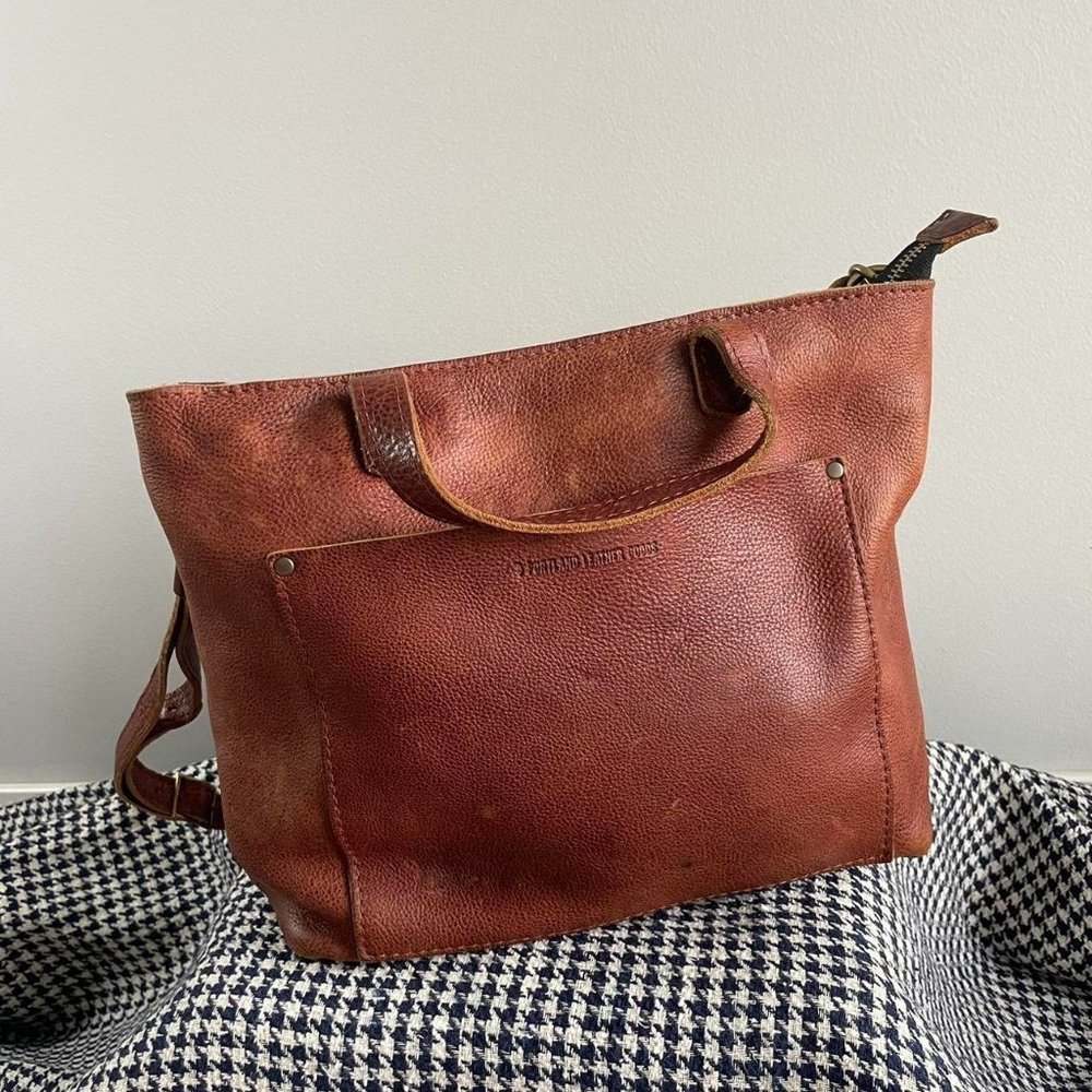 Portland Leather Goods Mini Crossbody Zipper Satchel in color Nutmeg